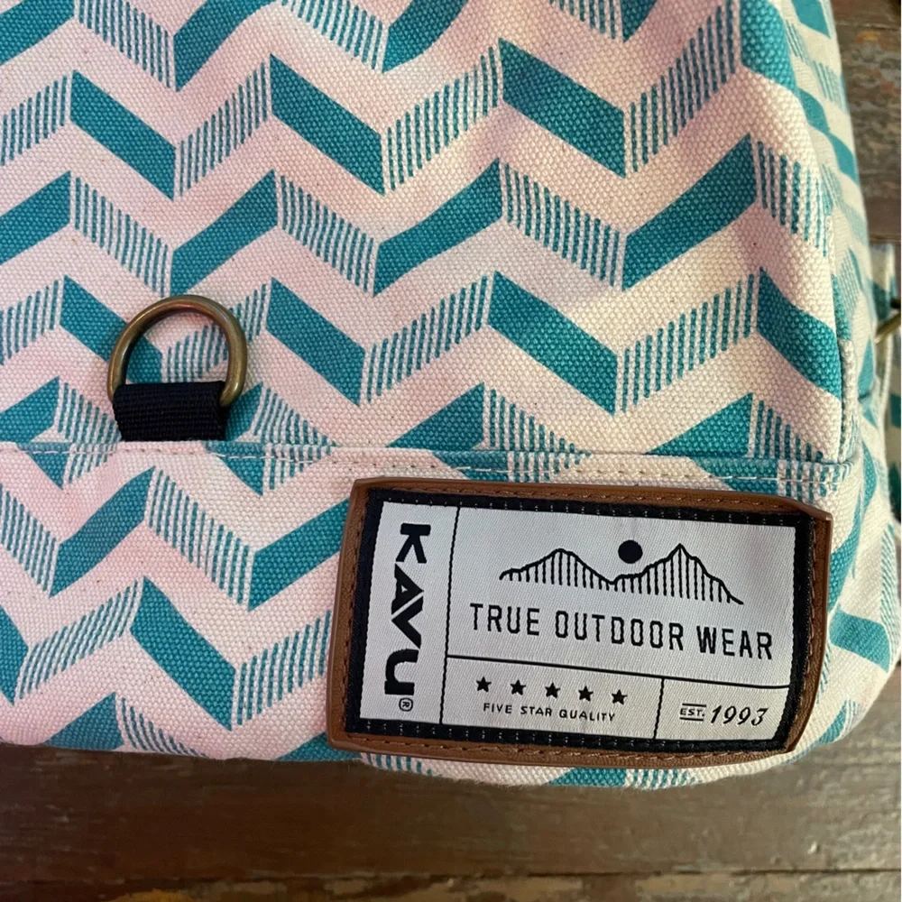 KAVU Free Range Backpack Bucket Style Bag w Pockets, Zippers, Clasps Gorpcore 💛🎀